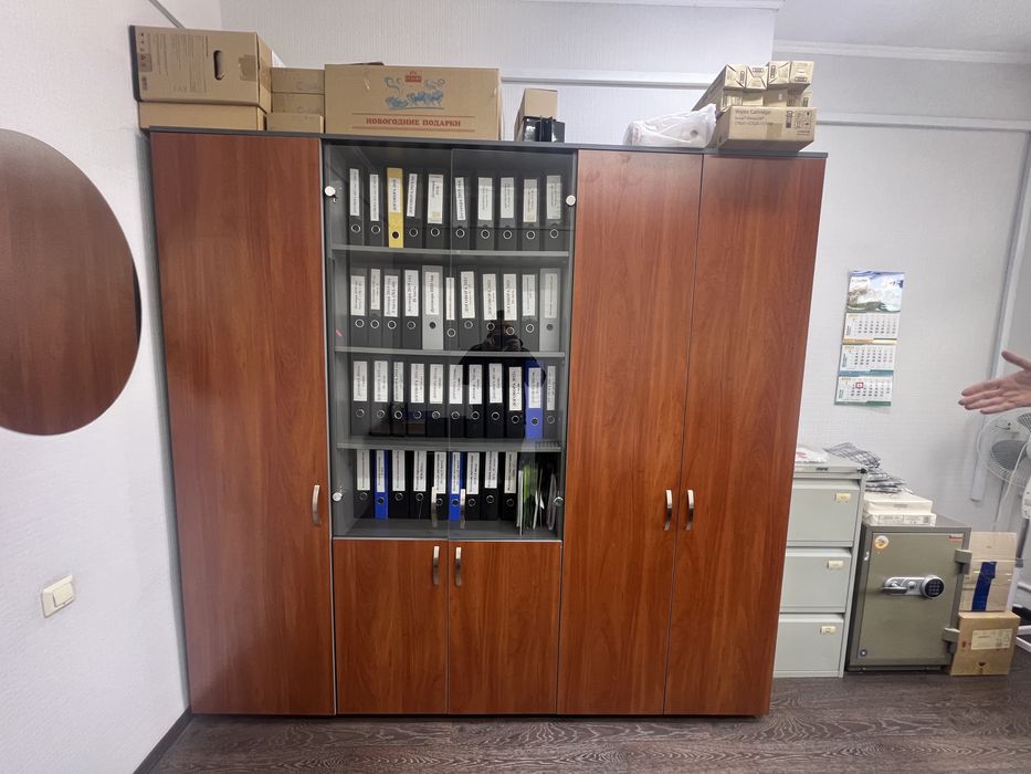 Продам офисную мебель