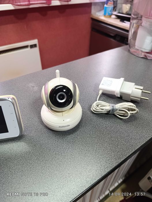 Видео Бебефон Motorola MBP 38S