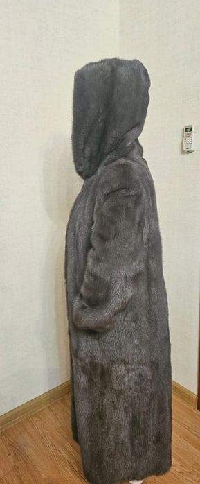Продам норковую шубу