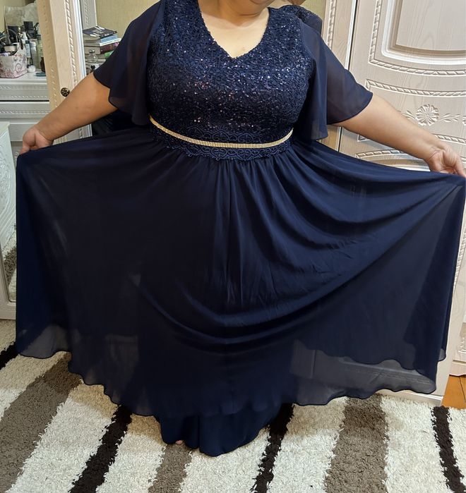 Продаю вечернее платье 58-60 размера