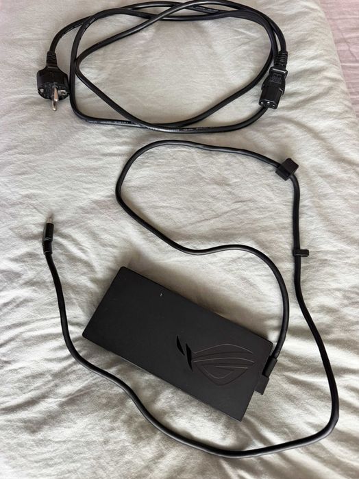 ASUS ROG Zephyrus G16 OLED (2026) – Ultra 9 285H, RTX 5080 16GB, 32GB RAM, 2TB SSD + Cooling Pad Razer