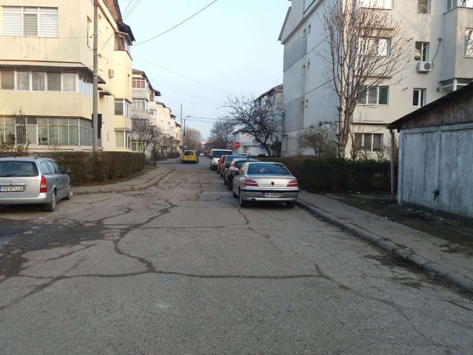 Inchiriez Garaje sau Teren in Focsani