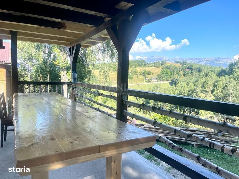 INVESTITIE Vila moderna + vila la rosu, teren 1480 padure