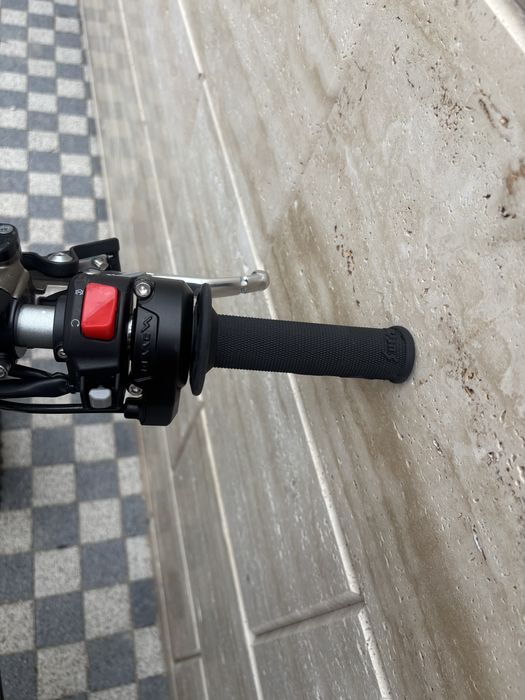 Surron ultra bee 2025       21KWH    Със  oДДС