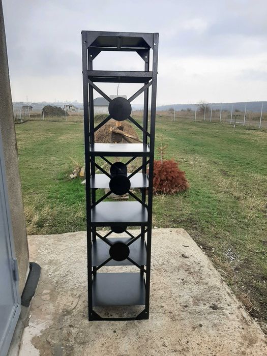 Vând raft metalic culoarea neagra foarte rezistent