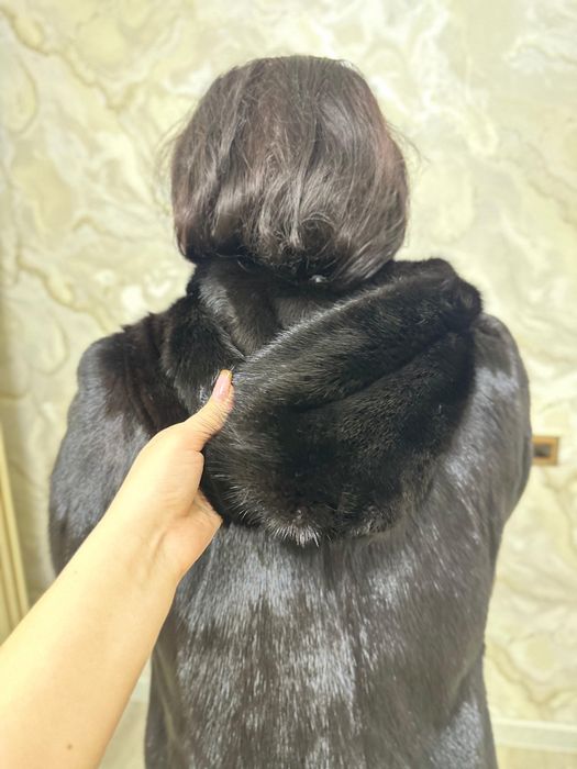 Шуба норковая черная