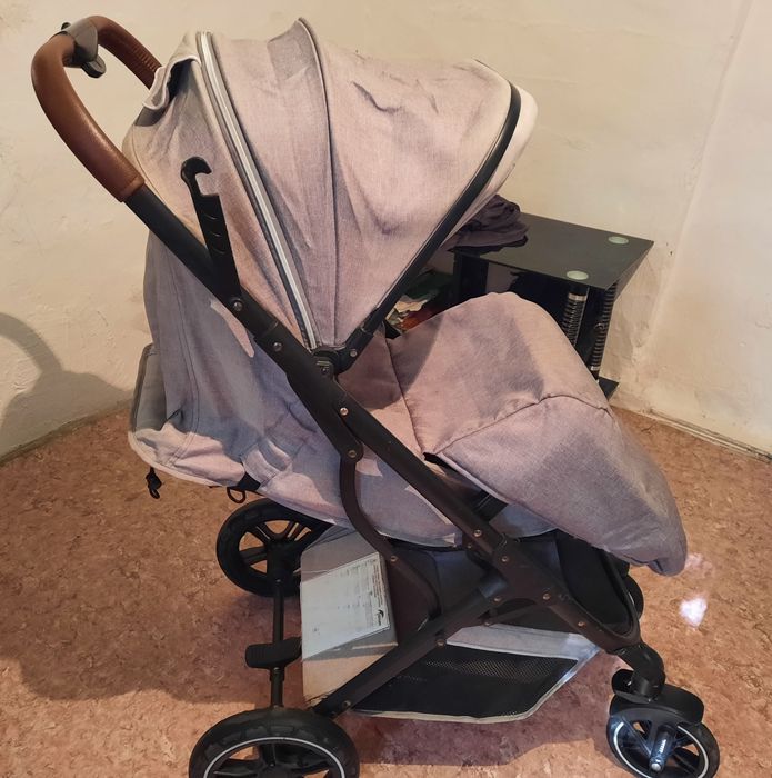 Продам коляску б/ в отличном состояний.