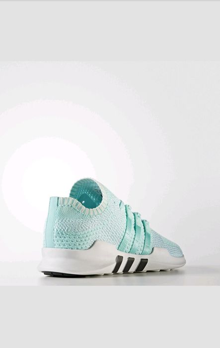 Женские кроссовки Adidas