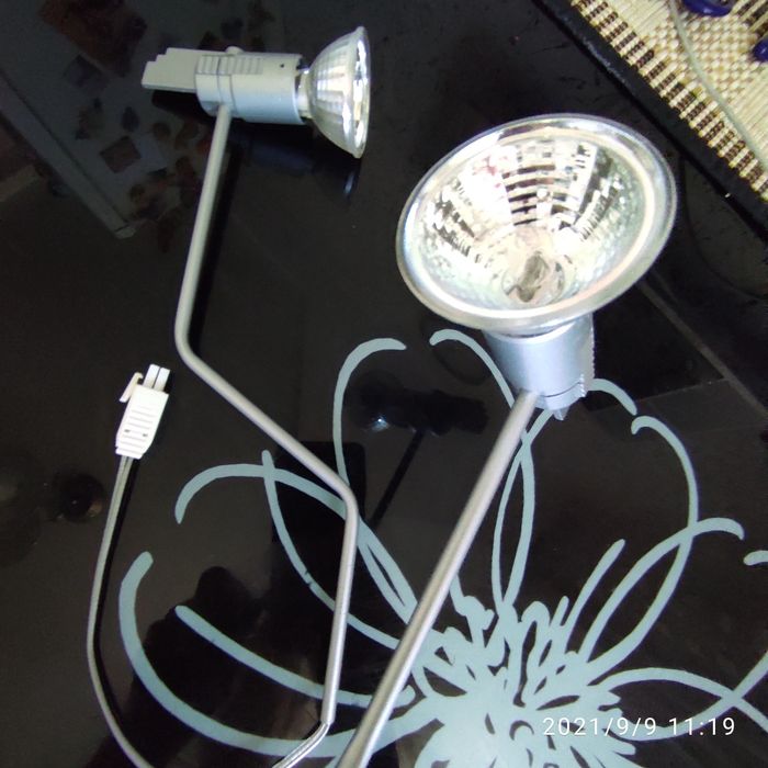 Светильник галогеновый