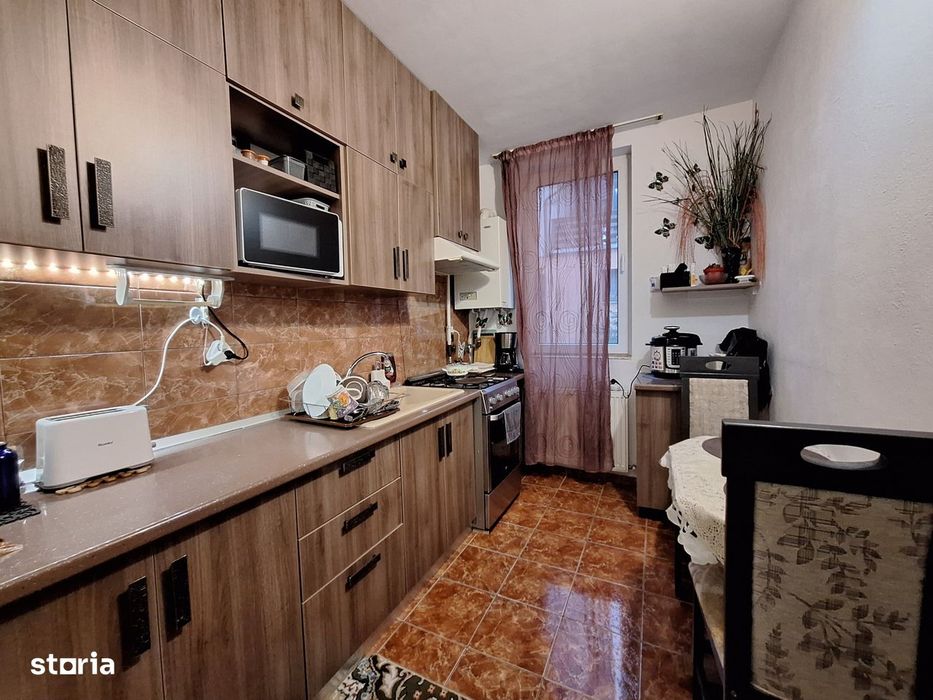 Apartament cu 3 camere, 58 mp, balcon, zona Eroilor — fotografia 3