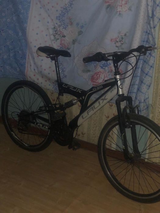 Продам велик смотрите далее