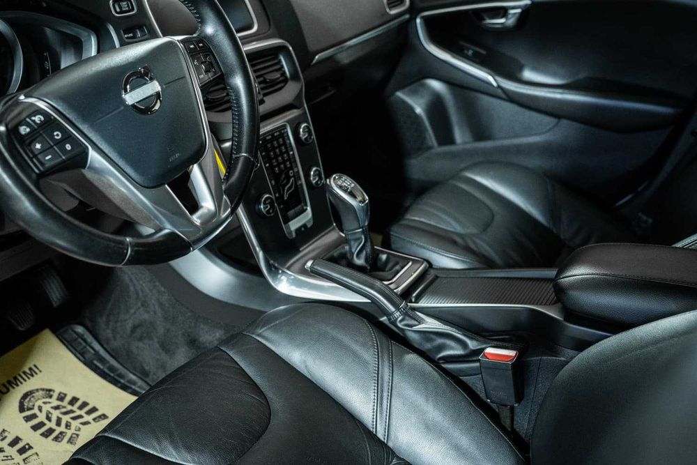 Volvo V40, 1.6 diesel, 115 CP, Rate 0% Avans