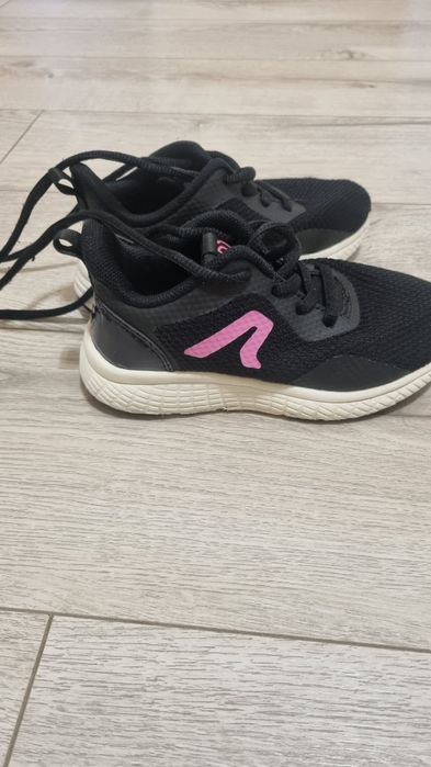 Кроссовки для девочек