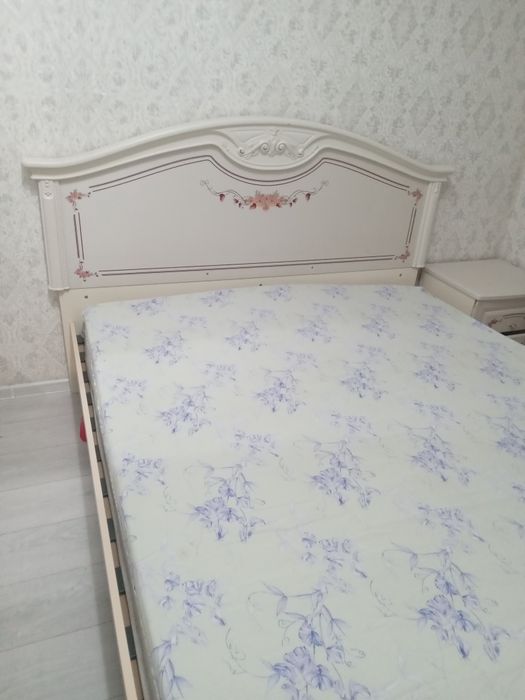 Продам б/у спальный гарнитур