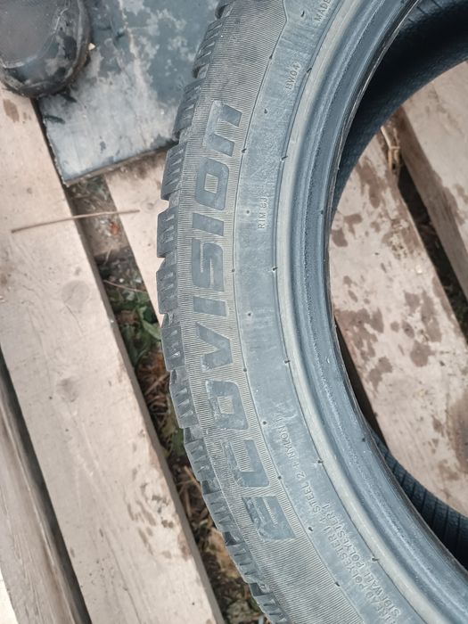 Продам комплект шин