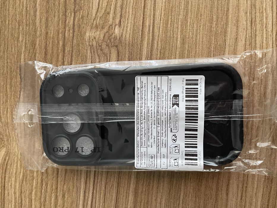 Чехол на iPhone 17 Pro