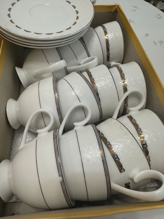 Чашки с тарелками