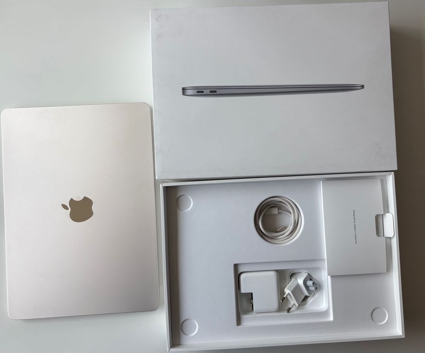 Apple Macbook Air 2022 13' M2 256GB
