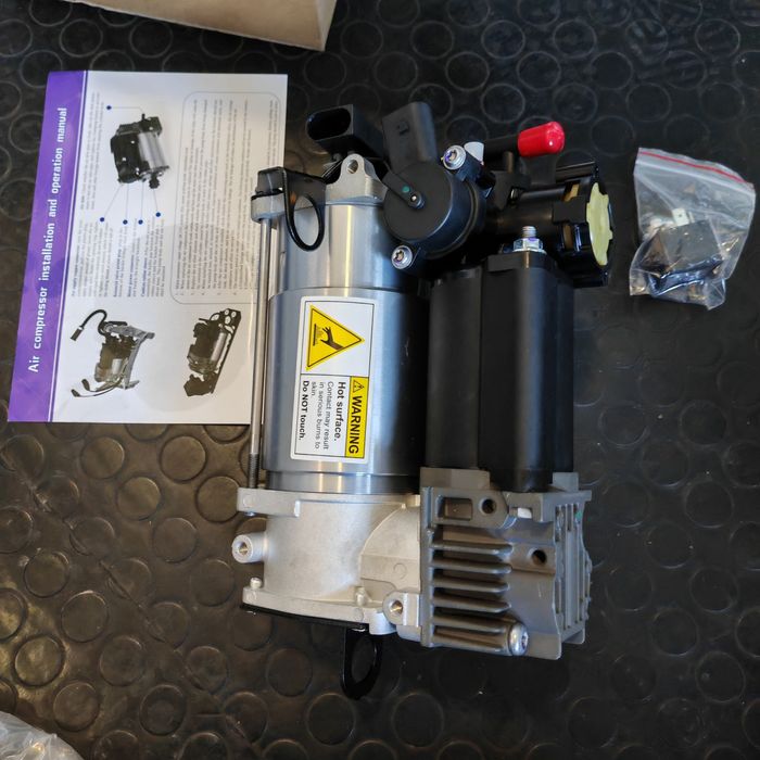 Compresor suspensie perne Mercedes cls w219 sau e class w211