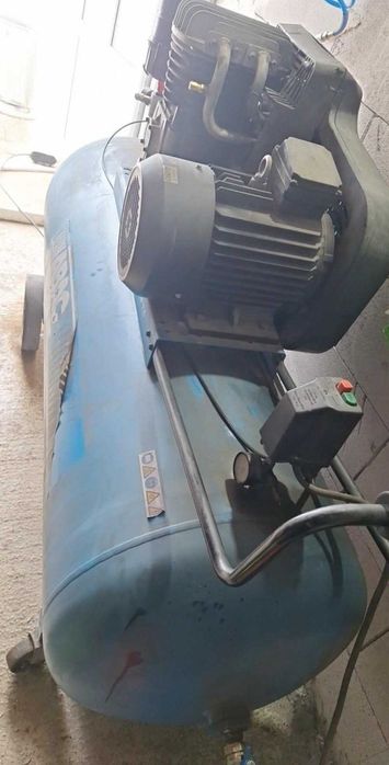 Compresor aer.  ABAC 500l 7.5hp