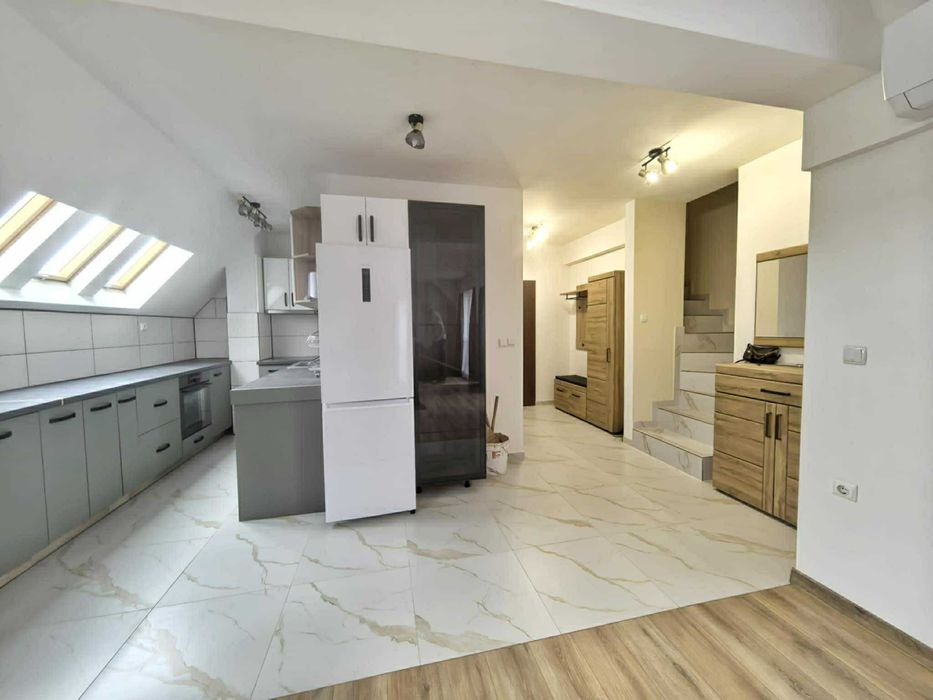 Дава се под наем Четиристаен апартамент в София, Зона Б-18 - 184 кв.м за 897.6 € - Снимка #2