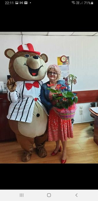 Vand 4 costume pt petreceri