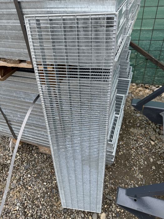 Trepte ,Rigole ,grilaje zincate 125cm//30