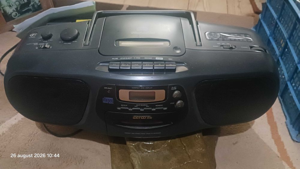 Aiwa Casetofon, Radio și CD.