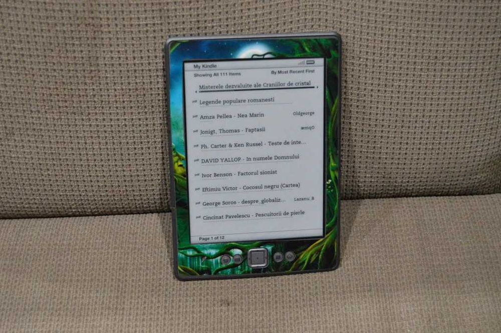 E-reader Amazon Kindle 4th gen (Model D01100) cu 110 carti romana