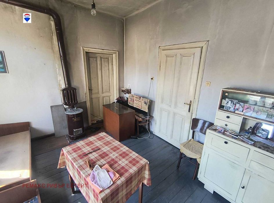 Дава се под наем Етаж от къща в Русе, Център - 60 кв.м за 153 € - Снимка #6