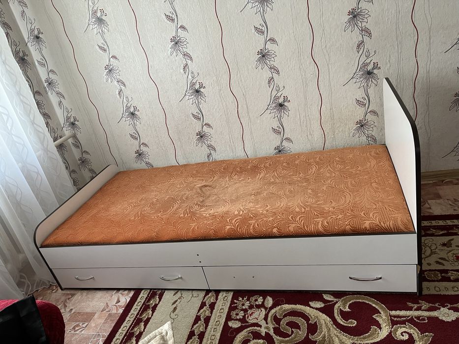 Срочно продаю кровать и шкаф