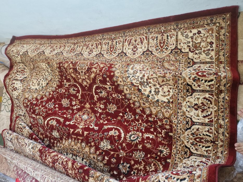 Жүннен жасалған, шерстяной кілем