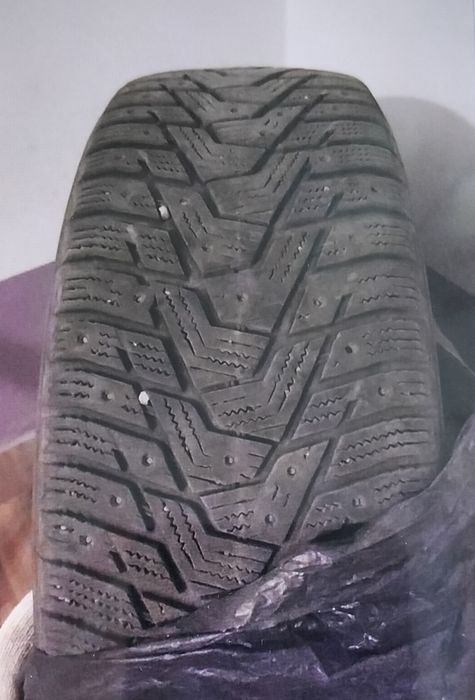 Продам шины зимние Hankook 215/55/17