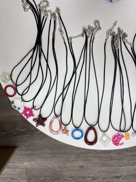 Кулон из смолы. ручная работа