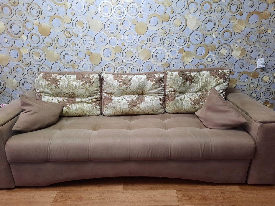 Продам диван в хорошем состоянии