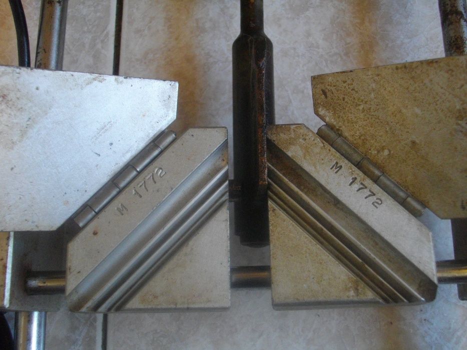 Терморез Машина Рязане/Слепване Уплътнения на Врати-Прозорци-Deventer