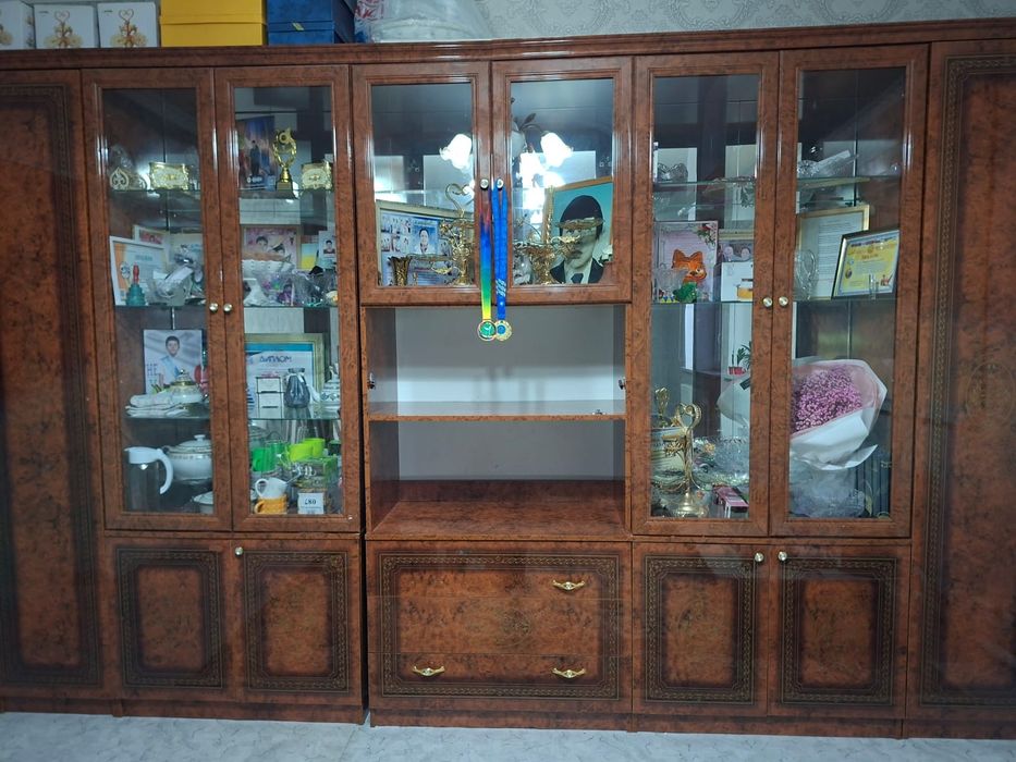 Гарнитура сатылады. Срочно