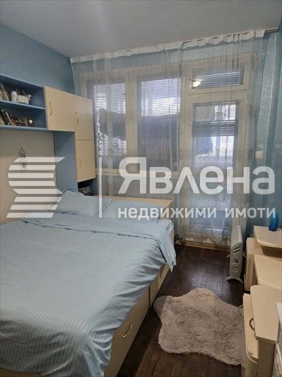 Явлена предлага за продажба един прекрасен, просто