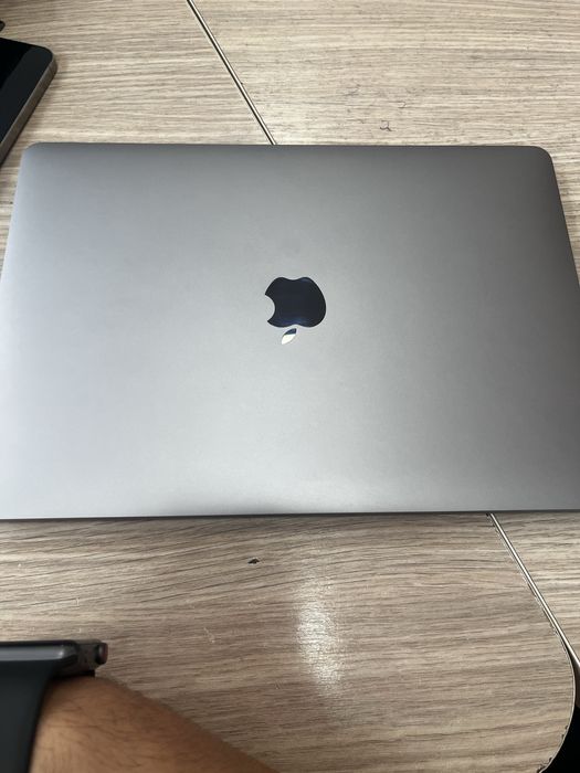 Mackbook pro 2020 16/512 GB