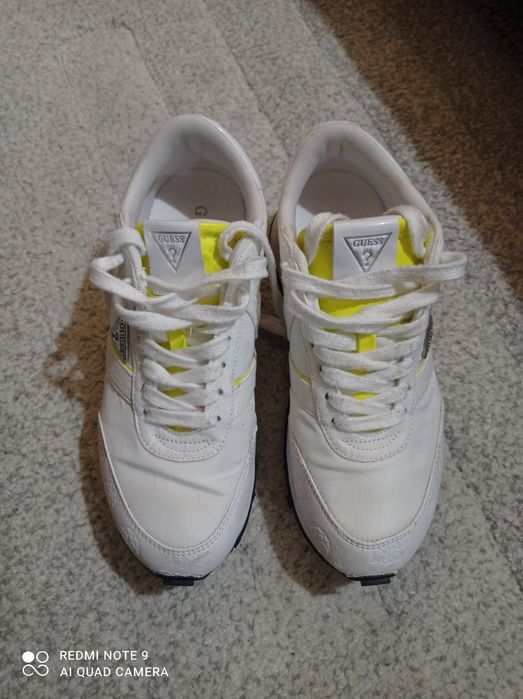 Маратонки,сникърси бели Guess
