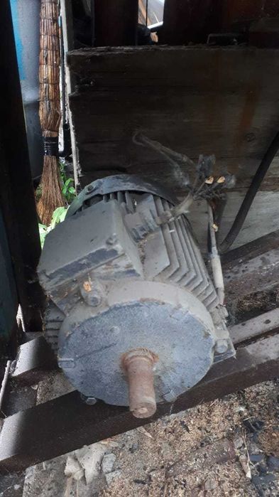 Распиловочный станок циркулярка