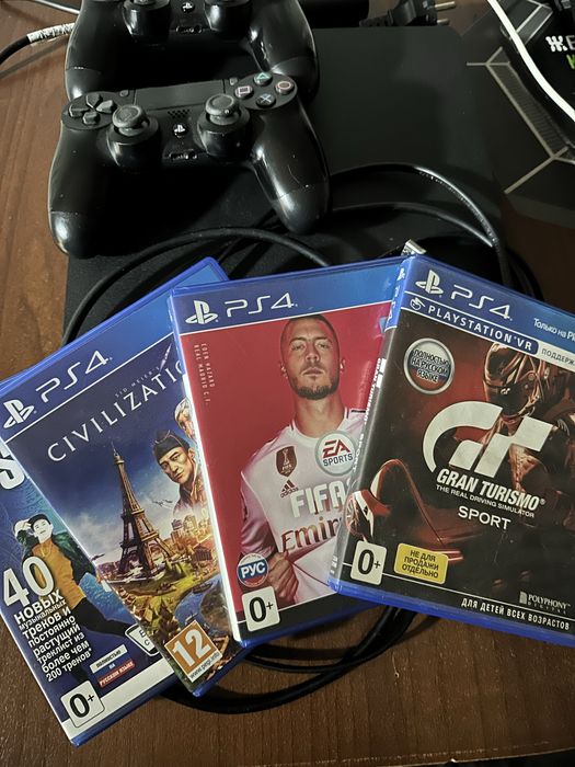Продам PS4 slim 1TB