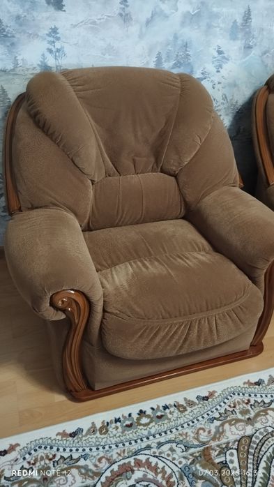 Диван и два кресла