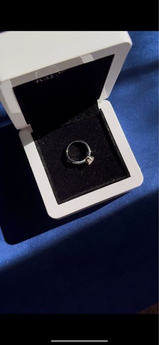 Кольцо с бриллиантами