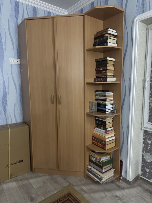 Продам угловой шкаф