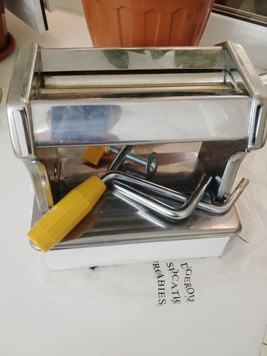 Продам лапшорезку