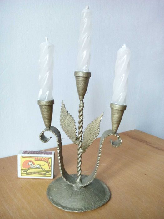 Свещник ковано желязо