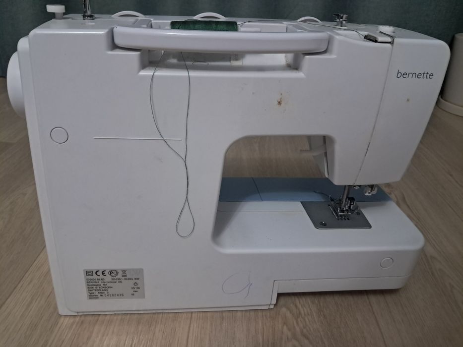 Продам швейную машину 10000тг