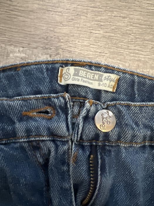 Джинсы на девочку 9-10 лет