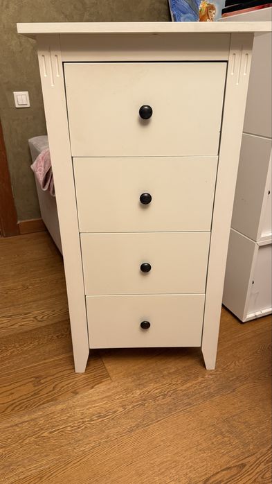 Set: birou, cuburi si corp cu sertare